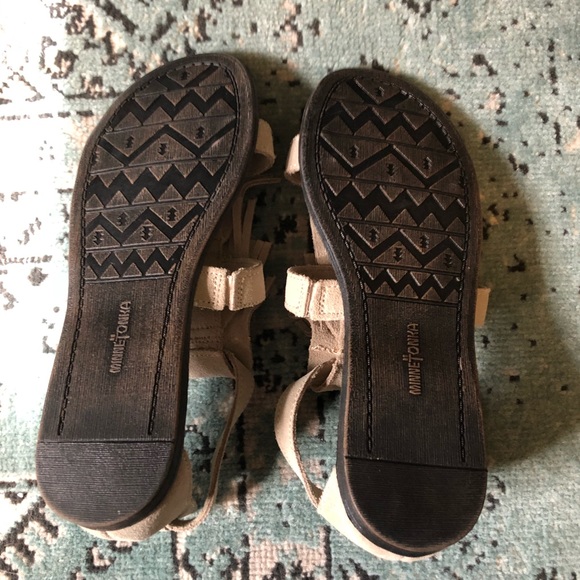 🆕 MINNETONKA Maui Fringe Sandals • Sz 7 - Picture 2 of 2